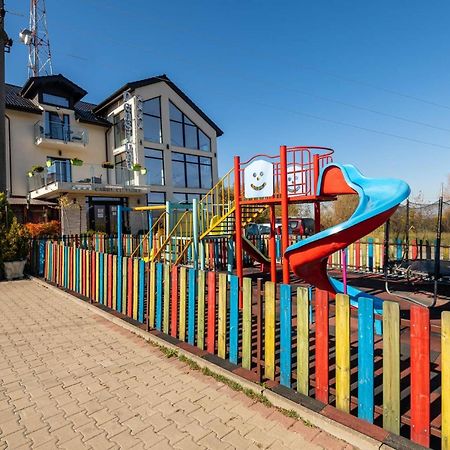 Pensiunea Carul Cu Flori Oravita Exterior photo